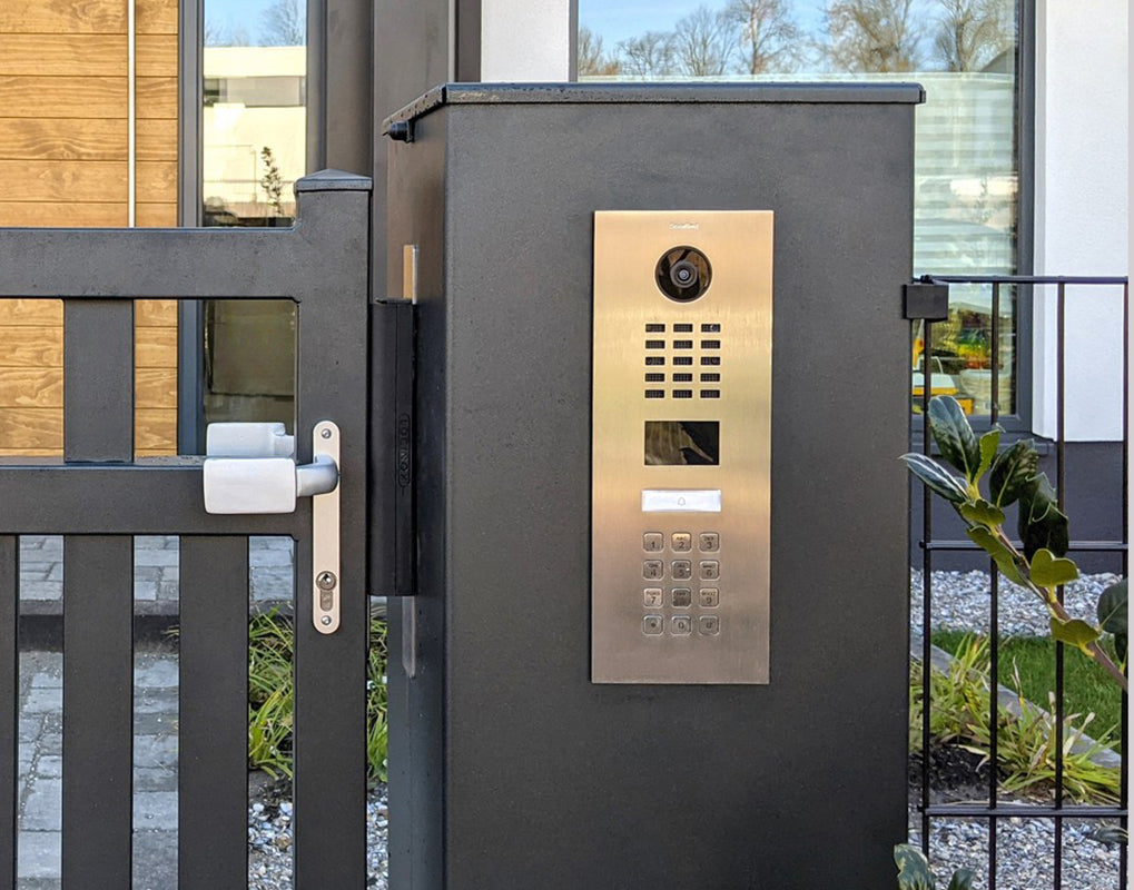 D2101KV IP Video Intercom Flush or Surface Mount