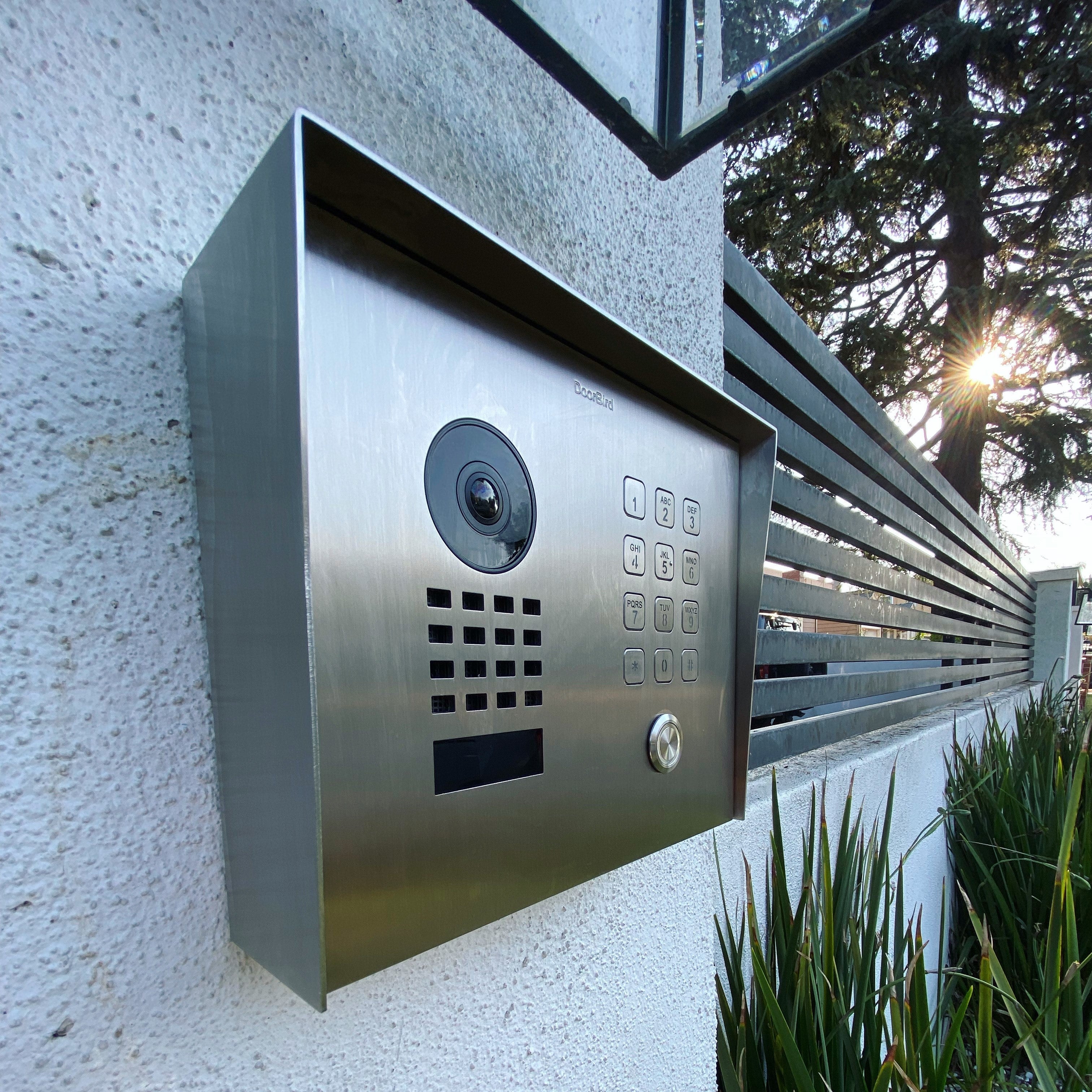 D1101KH Classic Surface-mount IP Video Intercom – DoorBird USA